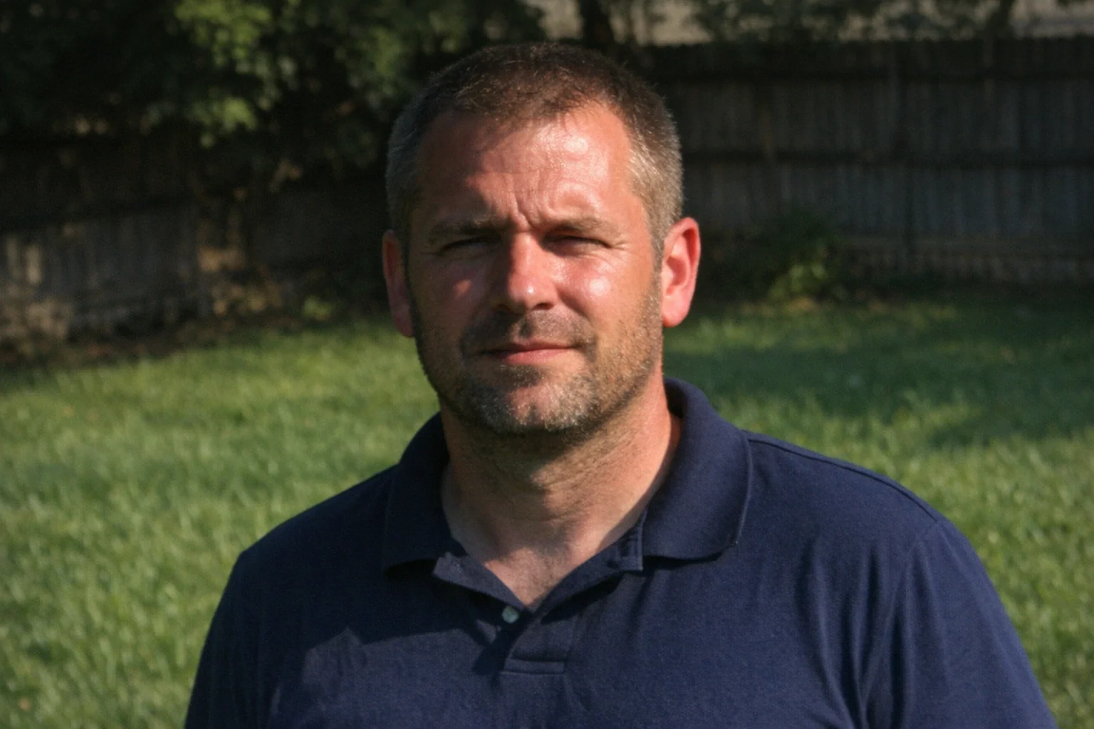 Outdoor casual photo input